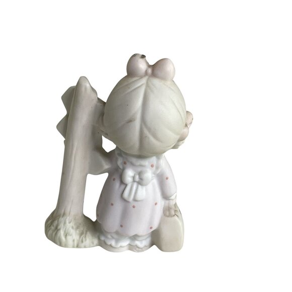 1993 Vintage Precious Moments PM040 Loving Caring Sharing Girl at Crossroad u - Picture 4 of 6